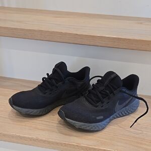 Nike Black Athletic Shoes